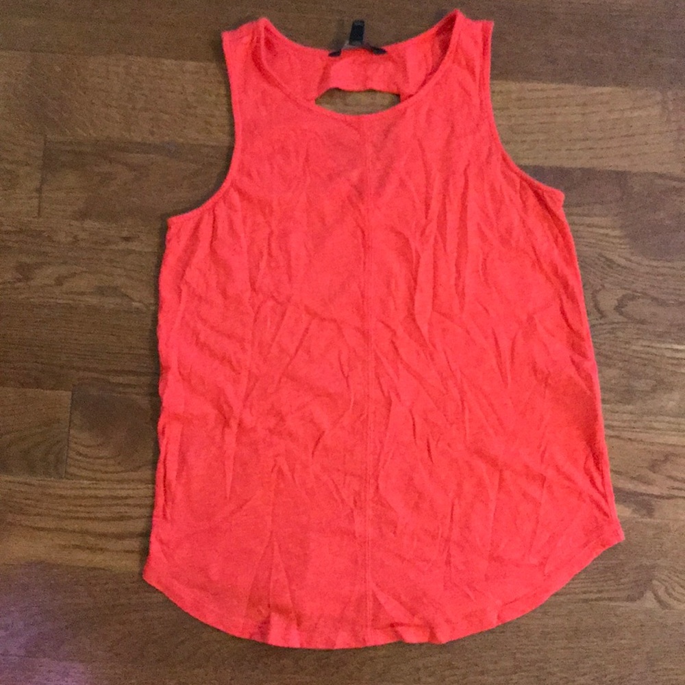 Coral tank with back cut-out